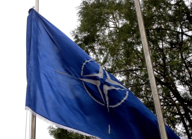 NATO nu a fost implicată în loviturile aeriene asupra poziţiilor grupării Stat Islamic din Siria 
