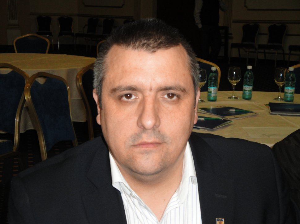 Primarul oraşului Săveni şi directorul APIA Botoşani, reţinuţi pentru fraudarea fondurilor europene