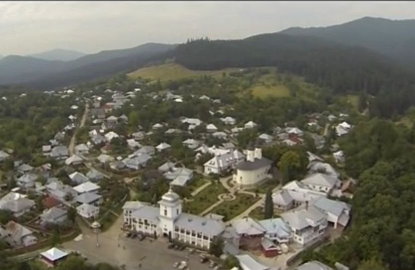 România la înălţime: Mănăstirea Văratec, cea mai mare mănăstire de maici din România