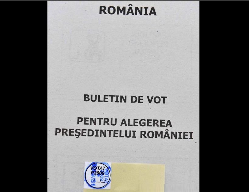 Un român din doi a semnat pentru prezidenţiabili. Cine este candidatul cu cele mai multe semnături