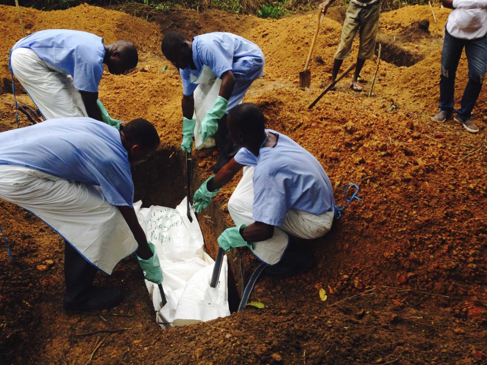 Bilanţul victimelor epidemiei de Ebola a depăşit pragul de 3.000 de morţi