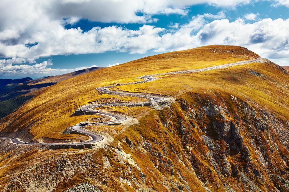 Drumul din România care ne scoate în LUME. Cum şi-au bătut autorităţile joc de frumuseţea UNICĂ a acestei şosele