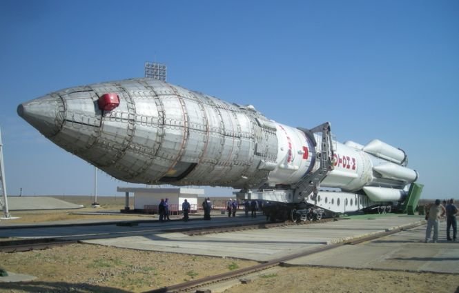 După o serie de eşecuri, Agenţia Spaţială rusă reuşeşte să plaseze un satelit pe orbită cu ajutorul rachetei Proton-M