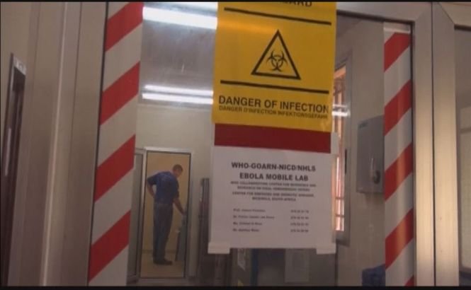 Medic american, suspect de Ebola, internat de urgenţă într-un spital special din Washington