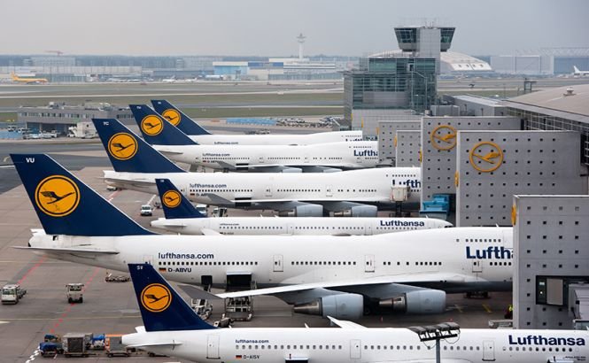 Piloţii Lufthansa rămân la sol. GREVA de mâine va bloca toate decolările din  Frankfurt