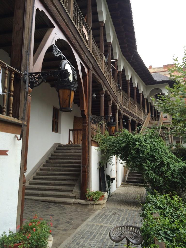 AMBASADOR pentru România. Unul din cei mai renumiţi fotografi ai National Geographic, fermecat de Bucureşti 277414