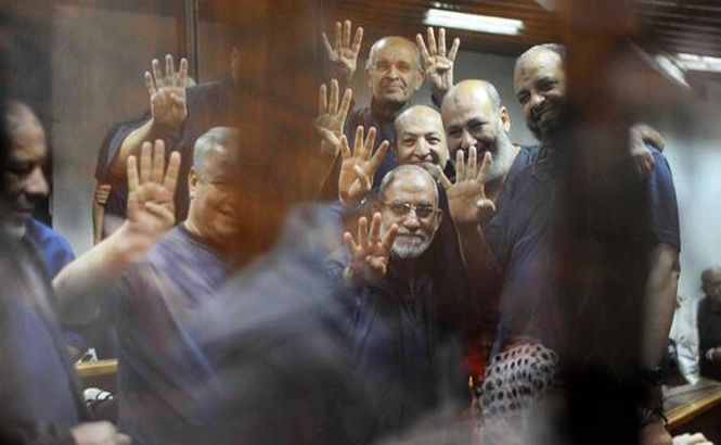 Egipt. 68 de susţinători ai Frăţiei Musulmane au fost condamnaţi la închisoare