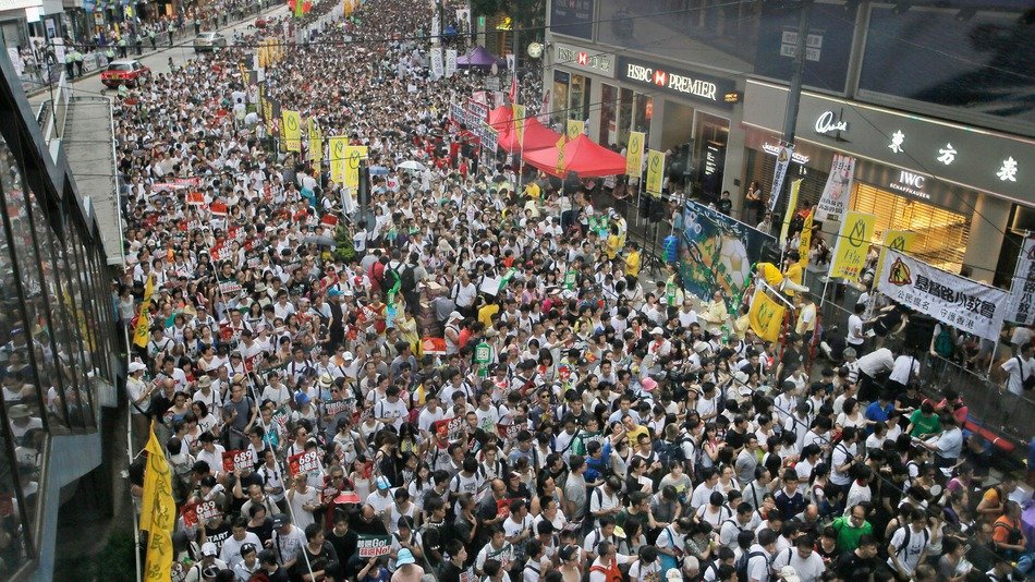 Hong Kong-ul s-a transformat peste noapte. Unul din cele mai mari centre economice ale lumii este acum capitala protestelor