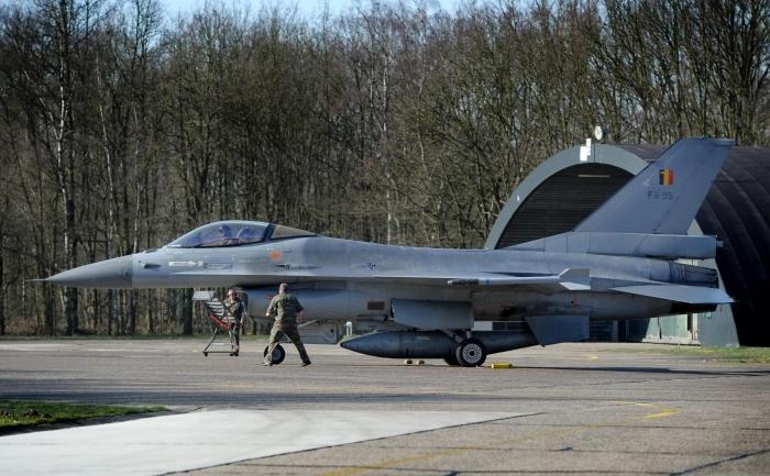 Piloţii români pleacă în Portugalia pentru a învăţa să piloteze avioanele F-16. Când vor intra în dotarea Armatei Române