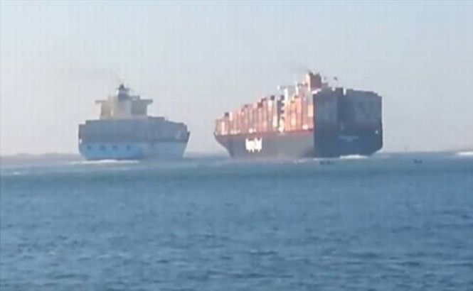 Două cargoboturi gigant s-au ciocnit în Canalul Suez: &quot;Virează stânga! NU, cealaltă parte stângă!&quot;
