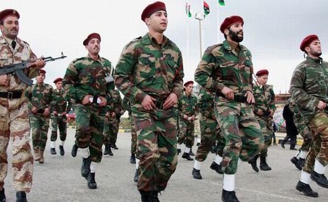 Egiptul va instrui militar forţele pro-guvernamentale libiene