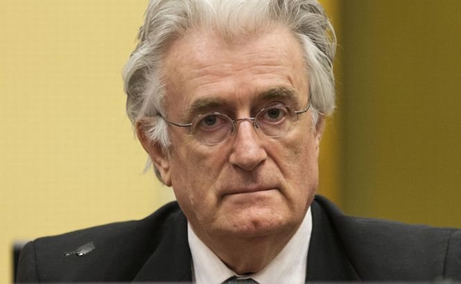 Avocaţii vor să-l scoată basma curată pe Karadzic: &quot;N-a ştiut nimic de masacrul din Srebrenica&quot;