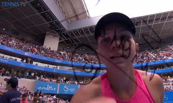 Chiar dacă a învins în optimi, Simona Halep a fost forţată de o accidentare să se retragă de la China Open