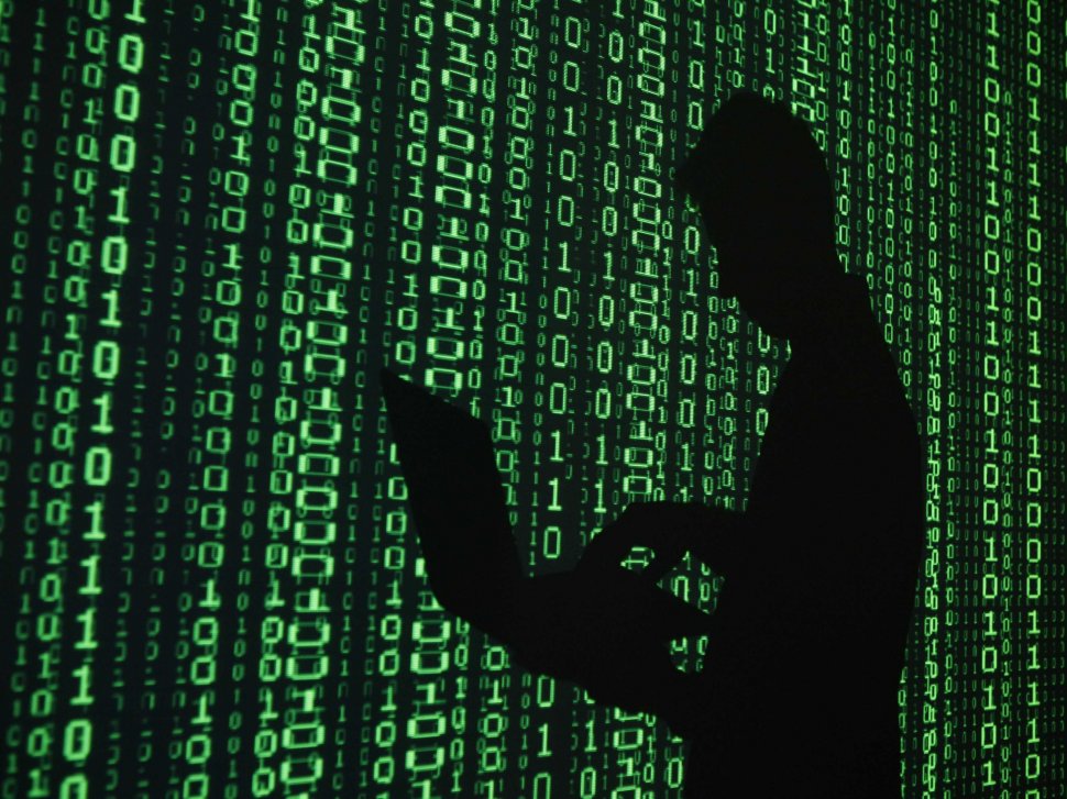 Patru hackeri au furat informaţii militare şi date de pe serverele Microsoft