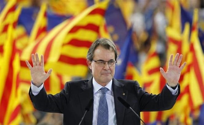 Catalonia IGNORĂ decizia Madridului şi pregăteşte organizarea referendumului de independenţă