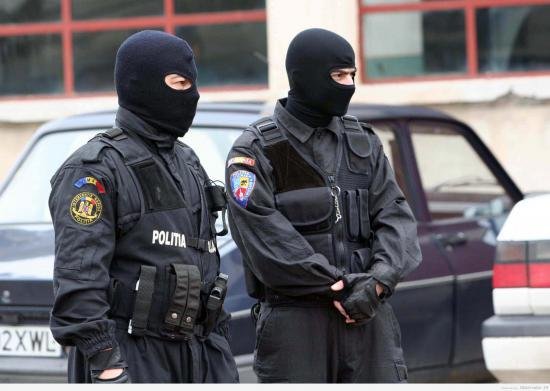 Poliţiştii din Constanţa au băgat în spital doi oameni nevinovaţi