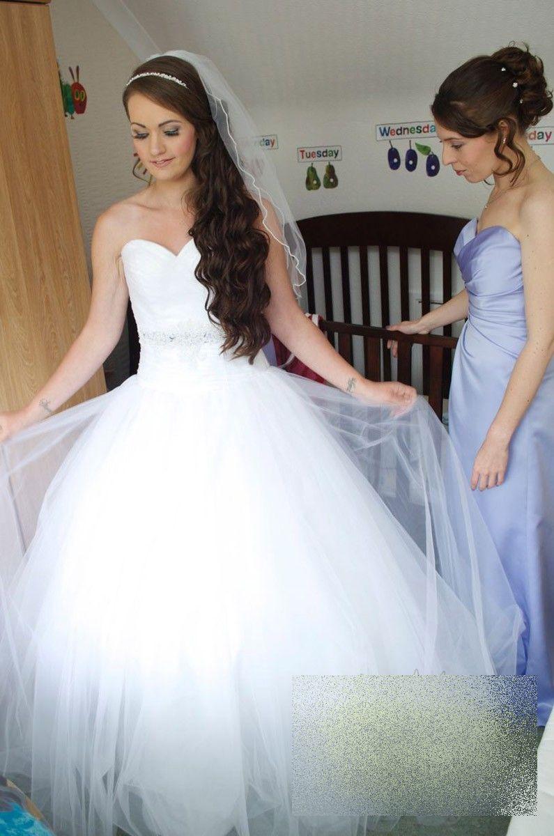 Şi-a cumpărat rochia de mireasă măsura 36, deşi ea purta 44. Invitaţii s-au ridicat în picioare când au văzut-o la nuntă 277927