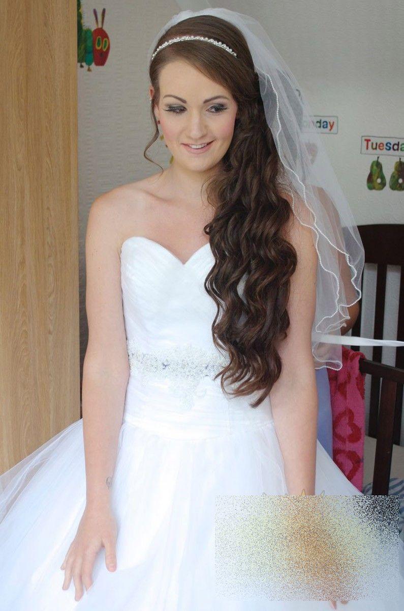 Şi-a cumpărat rochia de mireasă măsura 36, deşi ea purta 44. Invitaţii s-au ridicat în picioare când au văzut-o la nuntă 277929