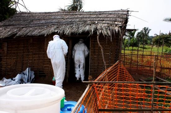 Un cameraman al NBC News s-a infectat cu Ebola în Liberia