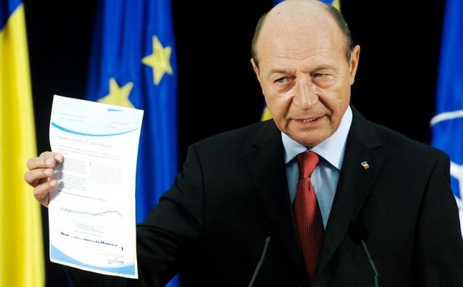 Traian Băsescu, notă de mână la SECURITATE despre dl. R. CITIŢI informaţia dată