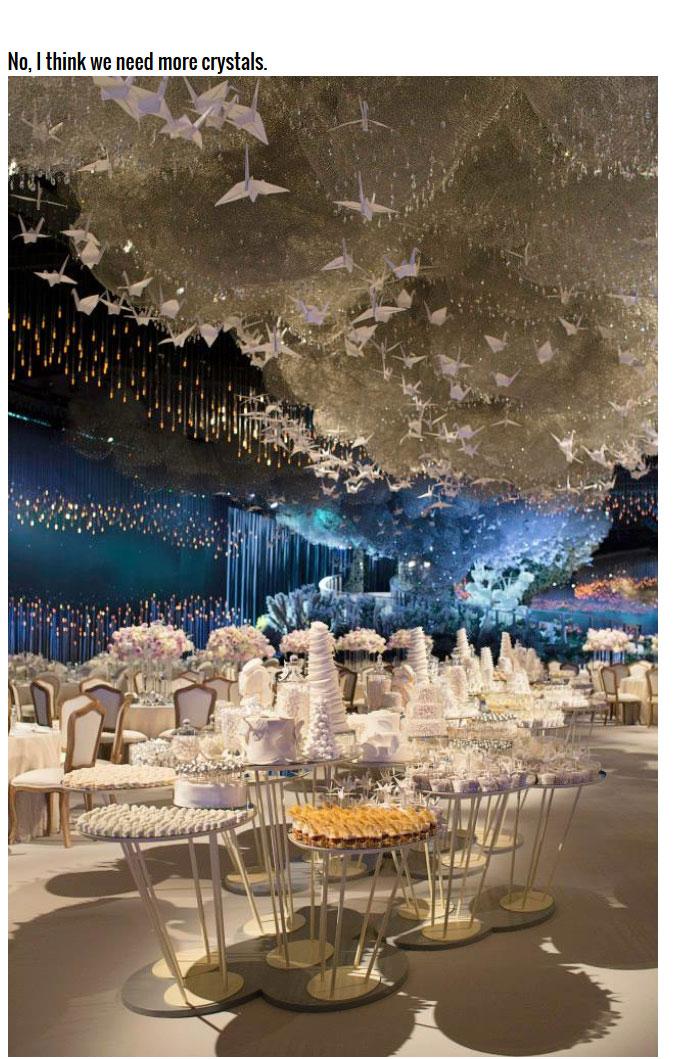 "Este cea mai frumoasă NUNTĂ la care am participat vreodată". Cum arată sala în care au fost poftiţi invitaţii: "Nu ştiam unde să ne uităm mai întâi" 278219