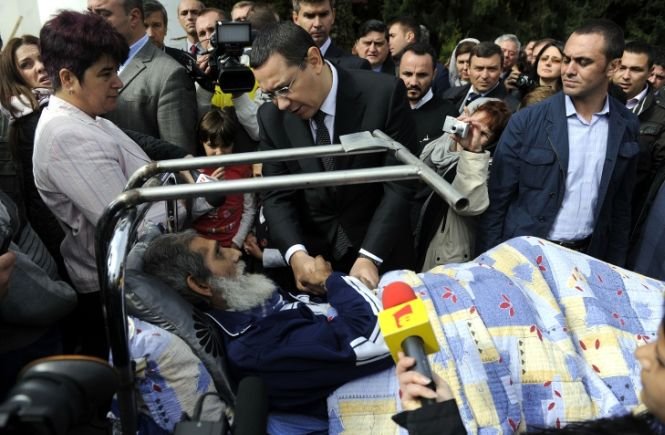 Ponta îl cheamă la Guvern pe şeful CNAS. Un bolnav i s-a plâns ieri premierului din cauza medicamentelor