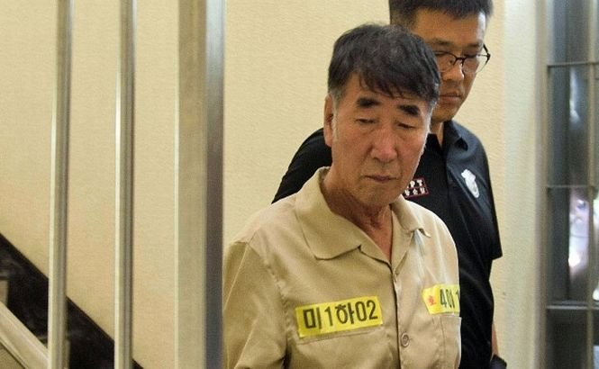 Căpitanul feribotului sud-coreean scufundat îşi cere scuze pentru &quot;neglijenţă criminală&quot;