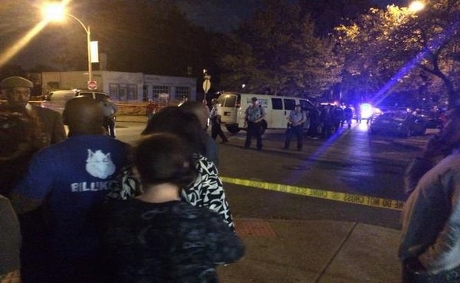 Noi proteste în St. Louis: Un tânăr de culoare &quot;înarmat&quot; a fost împuşcat mortal pe stradă. Poliţistul a tras 17 focuri asupa lui