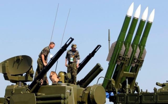 Kievul caută fragmente ale rachetei &quot;Buk-M&quot;, Rusia susţine că nu o are în dotare 