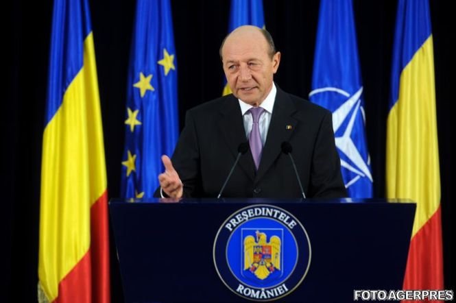 Traian Băsescu: Nu-i susţin şi nu-i voi susţine pe Ponta şi Iohannis. Rămân consecvent, susţin candidatul PMP