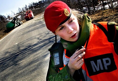 Norvegia extinde serviciul militar obligatoriu în rândul femeilor 