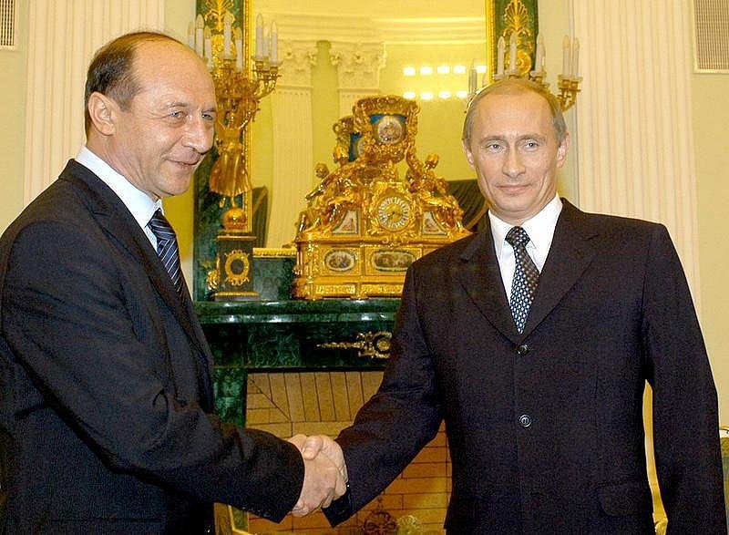 Cum ştiau RUŞII, încă din 2012, ce &quot;bombă&quot; avea să lanseze Băsescu în campania electorală: &quot;Preşedintelui i-au mai rămas doar opţiuni NUCLEARE&quot;