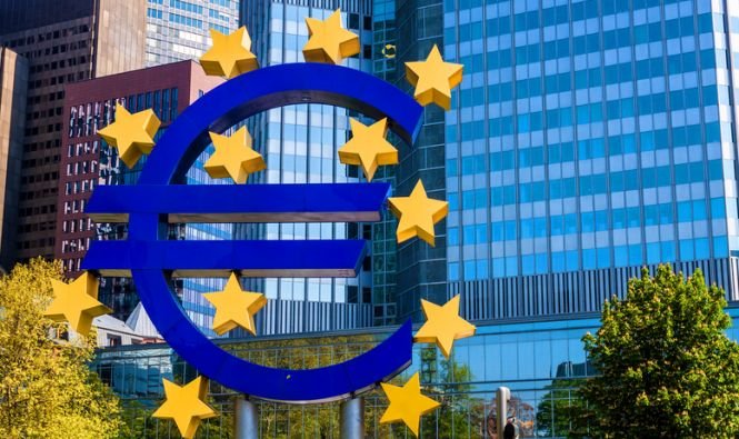 Greşelile Guvernului Boc ne costă un miliard de euro