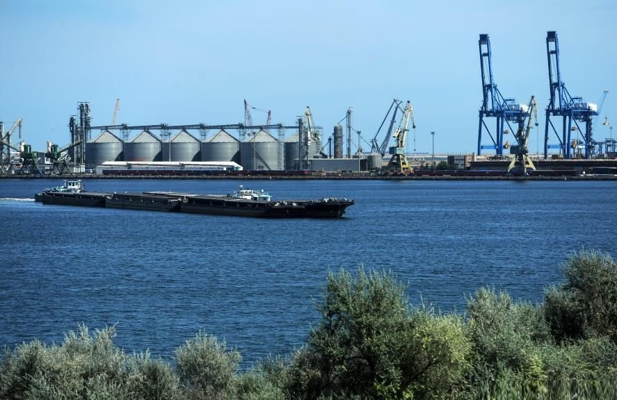 Bloomberg: Portul Constanţa, cel mai mare terminal de cereale din Europa