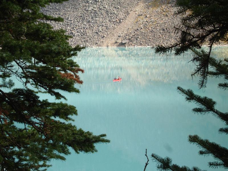 Care este explicaţia ştiinţifică din spatele acestor imagini IREALE. "De ce sunt atât de albastre aceste lacuri?" 279791