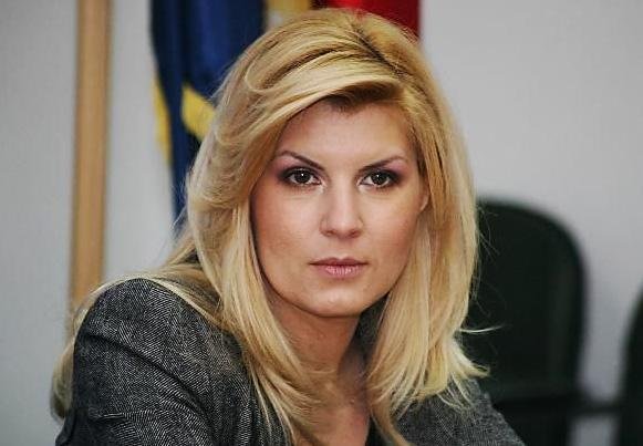Telefonul Elenei Udrea, ASCULTAT de DNA. Cu cine a vorbit prezidenţiabila de a ajuns să dea declaraţii pentru DNA