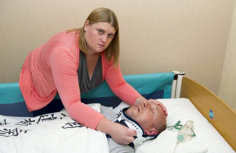 Au instalat o cameră de luat vederi chiar deasupra patului acestui bărbat aflat în COMĂ. Medicii au ÎNCREMENIT când au văzut imaginile 280509