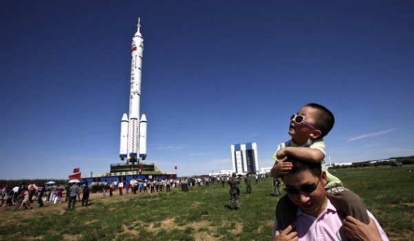 China, în faţa celui mai important test al programului spaţial: misiune în jurul Lunii