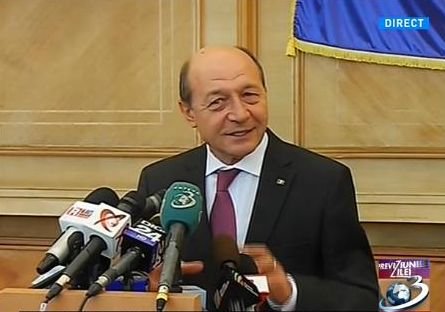 Traian Băsescu: Românii au de ales între o marionetă a propriului partid şi un incompatibil