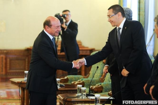 Băsescu şi Ponta, prima dată faţă în faţă în campanie. Preşedintele şi premierul participă la ceremoniile dedicate Zilei Armatei