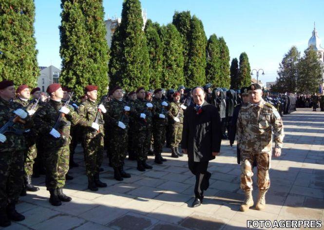 Traian Băsescu, huiduit la ceremoniile dedicate Zilei Armatei