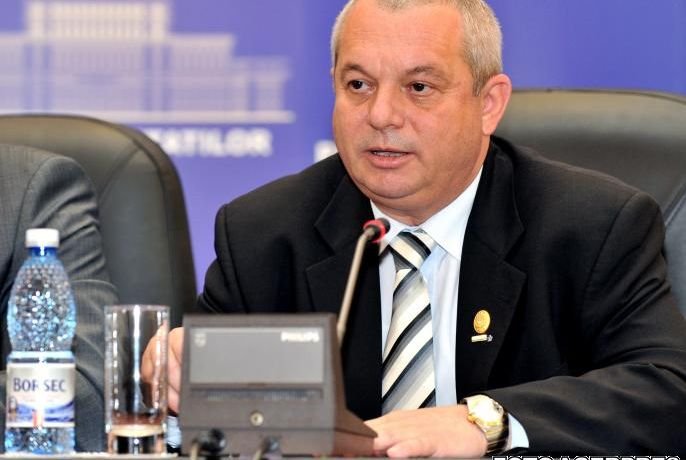 Deputaţii nu i-au ridicat nici luni imunitatea lui Ion Diniţă, acuzat de corupţie în dosarul lui Căncescu
