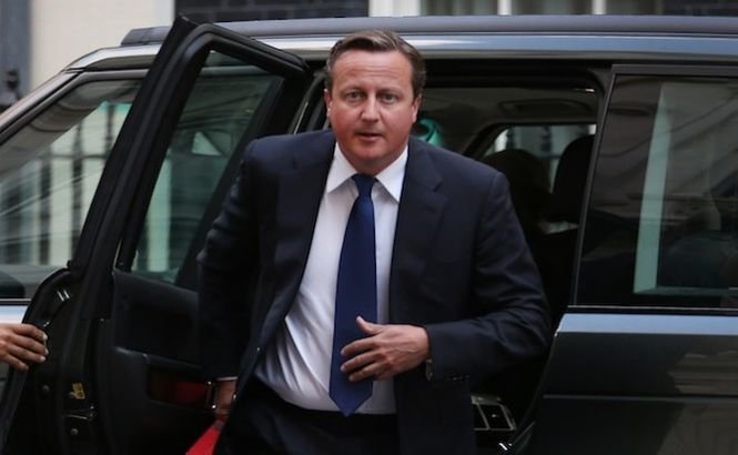 David Cameron, BRUSCAT de un bărbat care făcea jogging. Incidentul ridică semne de întrebare privind securitatea premierului britanic