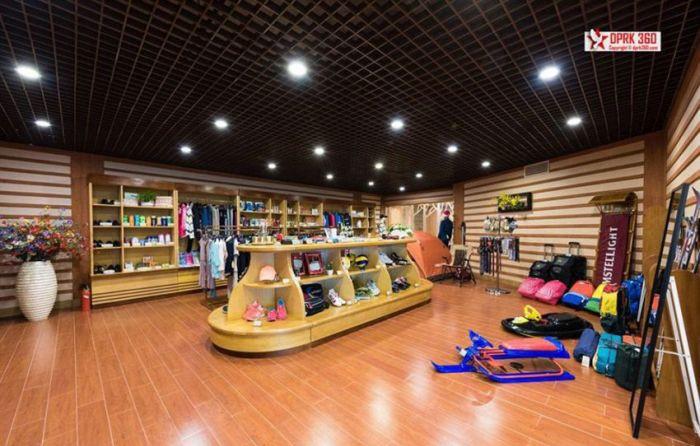 Este cel mai impresionant resort de ski din ţară. Un SINGUR turist a venit până acum aici. Vezi cine este 281310