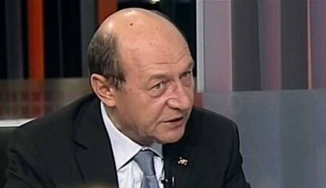 Băsescu: Este clar că serviciile secrete s-au implicat în campania electorală. Pozele cu Udrea, făcute cu ajutorul serviciilor franceze