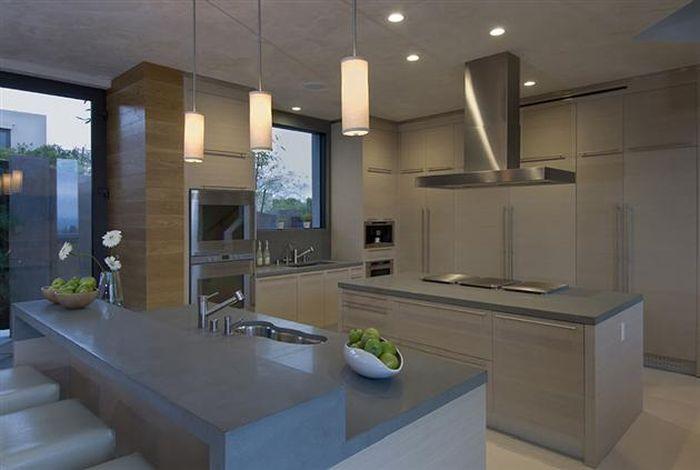 Cum arată "vizuina" bărbaţilor singuri, dar plini de bani. "Preţul este MODIC pentru ce îţi oferă această casă" 281508