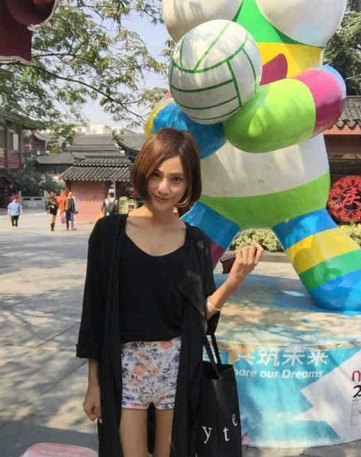 Când au aflat părinţii cum şi-a plătit excursia au dezmoştenit-o: "Nici în cele mai urâte vise nu am fi crezut că fiica noastră va face asta" 281681