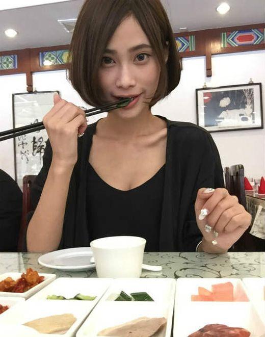 Când au aflat părinţii cum şi-a plătit excursia au dezmoştenit-o: "Nici în cele mai urâte vise nu am fi crezut că fiica noastră va face asta" 281683