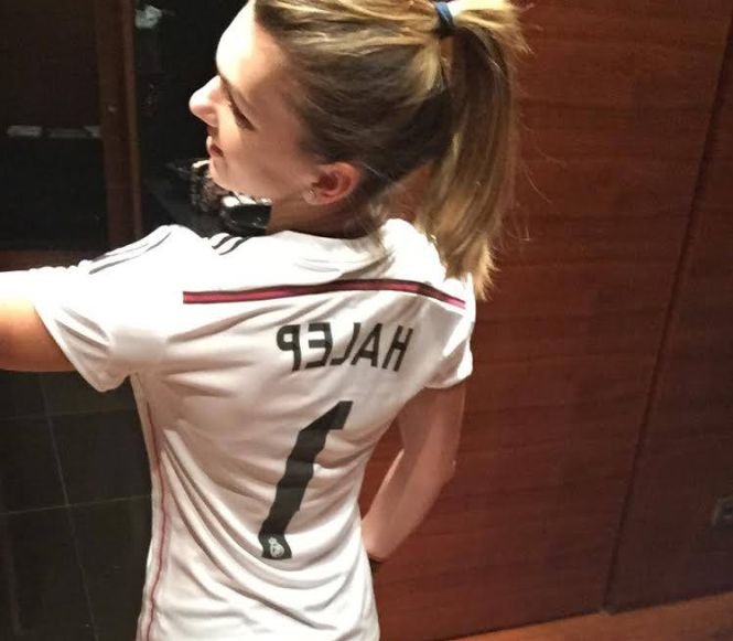 Simona Halep a primit un tricou al echipei Real Madrid
