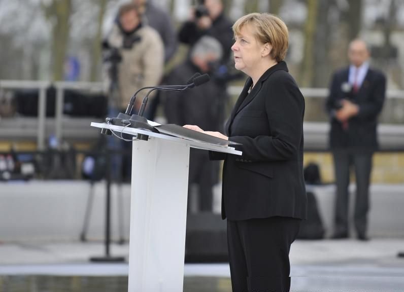 25 de ani de la căderea Zidului Berlinului: Merkel aduce un omagiu celor care au avut &quot;curajul&quot; să se opună regimului 